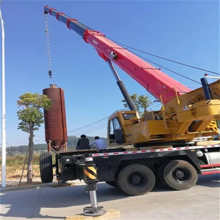 东山县吊车租赁作业时的保养和维护